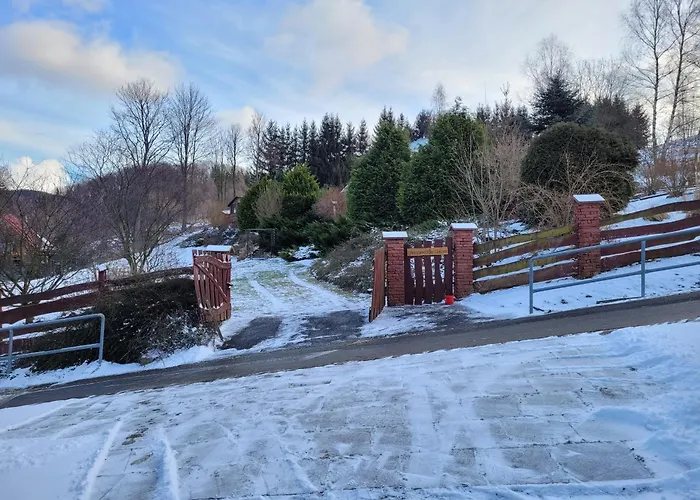 Dom W Gorach Sowich Niedzwiedzia Gawra, Michalkowa