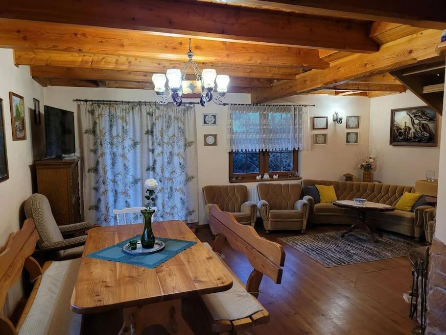 Dom W Gorach Sowich Niedzwiedzia Gawra, Holiday home *