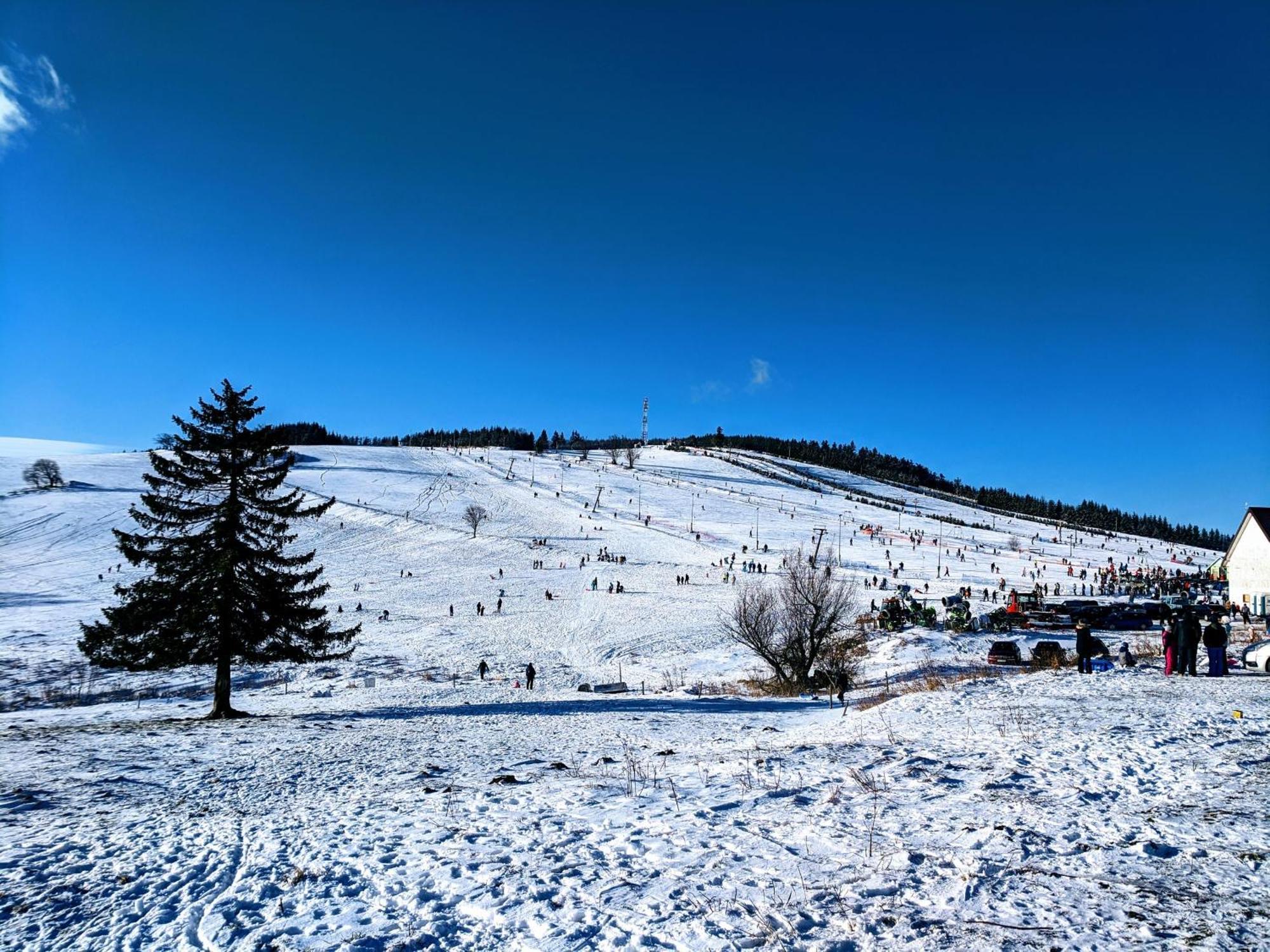 Holiday home Dom W Gorach Sowich Niedzwiedzia Gawra, *