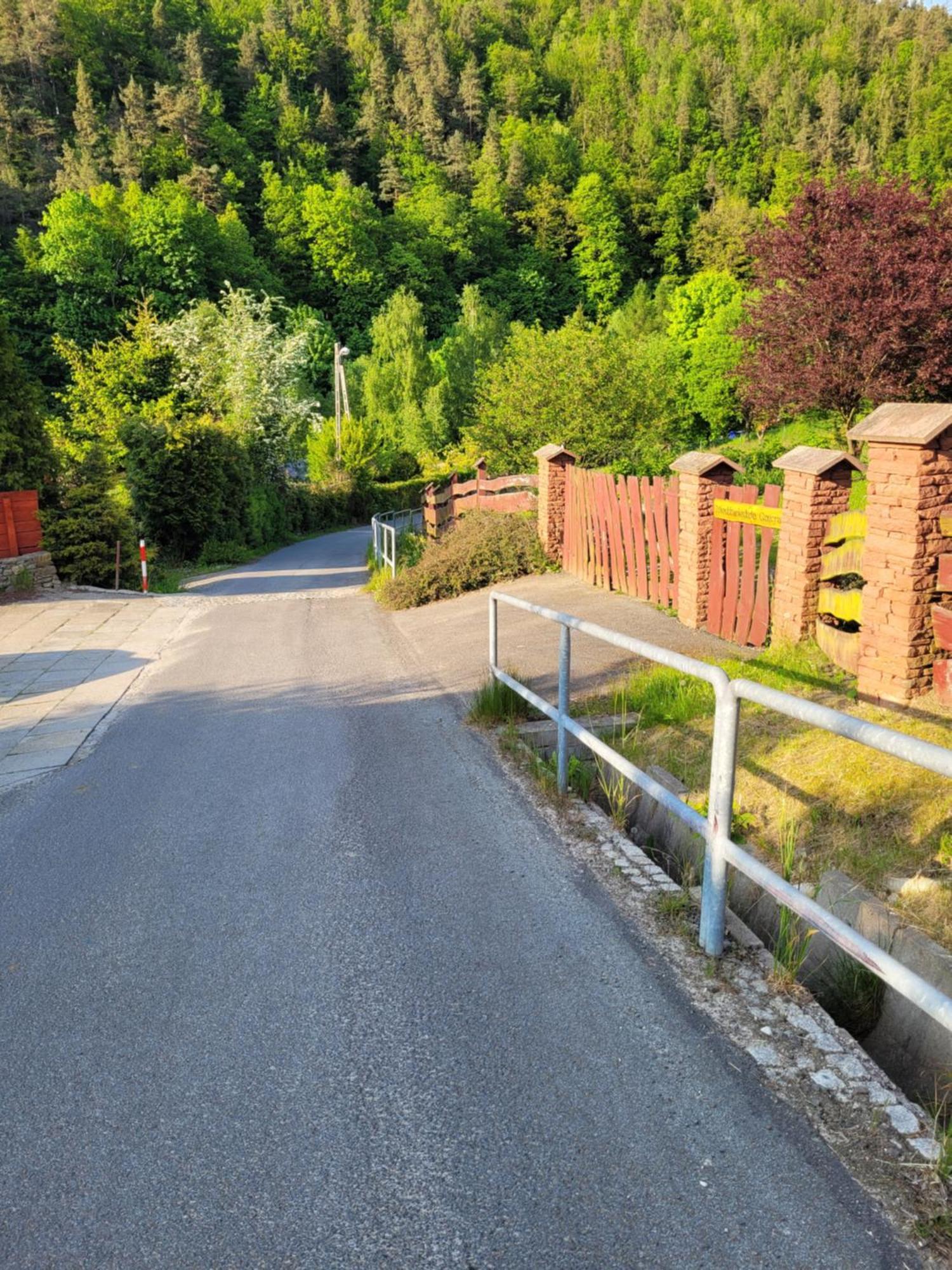 Dom W Gorach Sowich Niedzwiedzia Gawra, Michalkowa