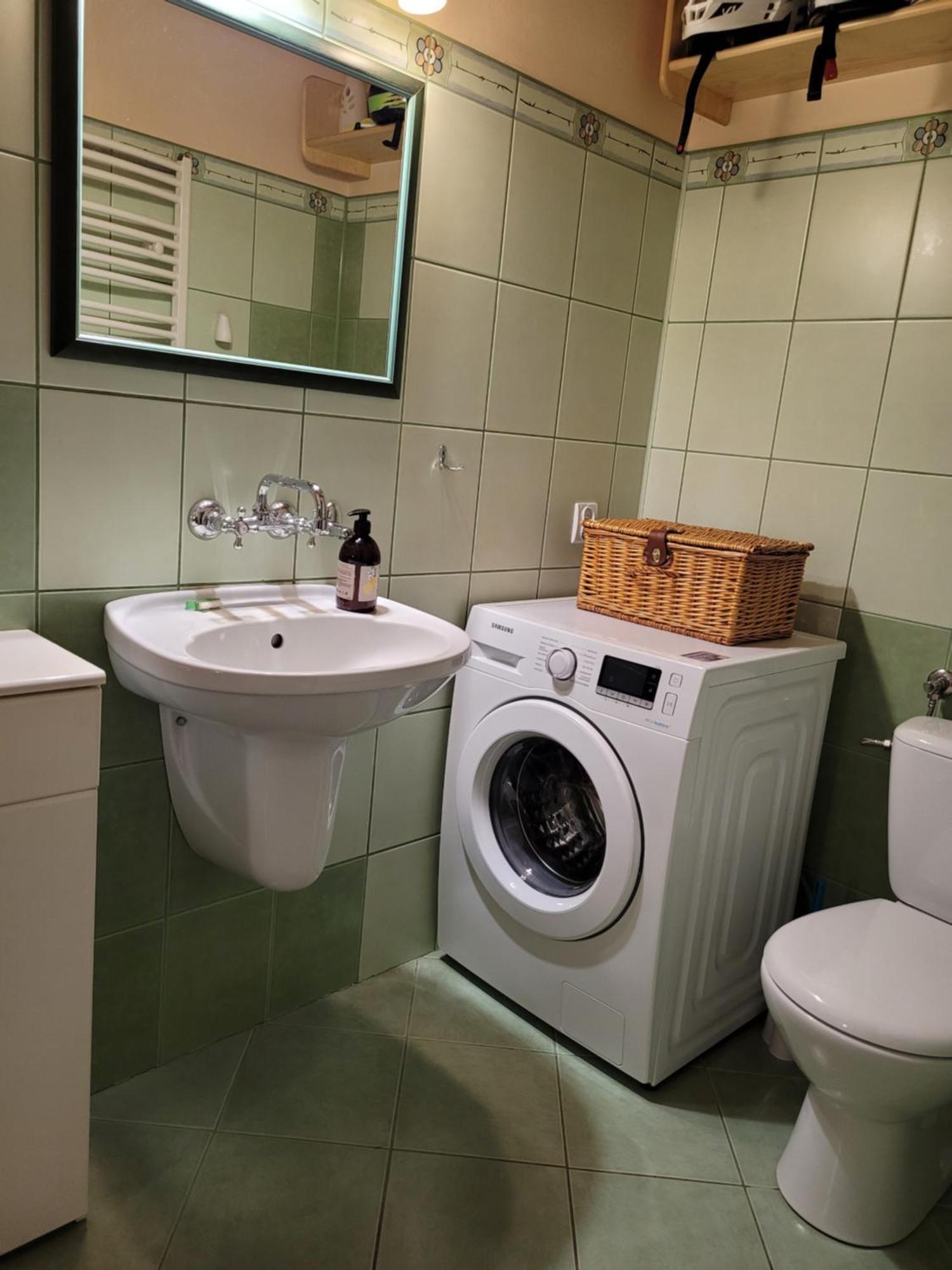 Holiday home Dom W Gorach Sowich Niedzwiedzia Gawra, *