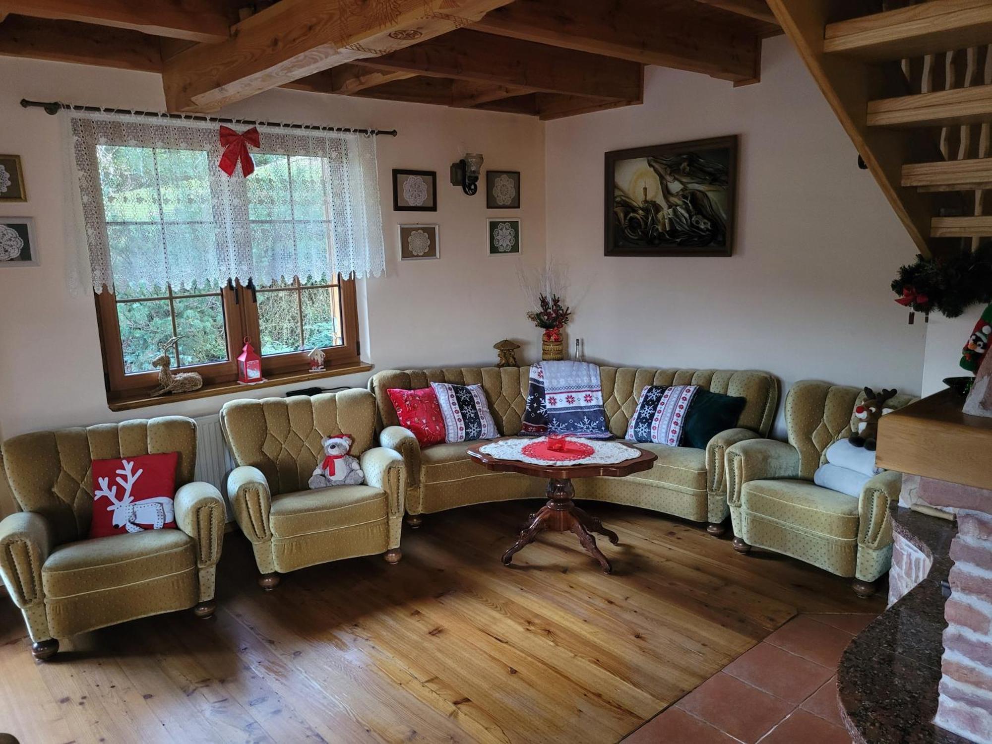 Holiday home Dom W Gorach Sowich Niedzwiedzia Gawra,